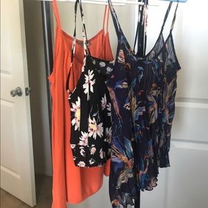 Set of three tank tops!